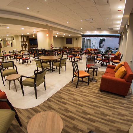 Holiday Inn Express Guadalajara Aeropuerto By Ihg Las Pintas Esterno foto