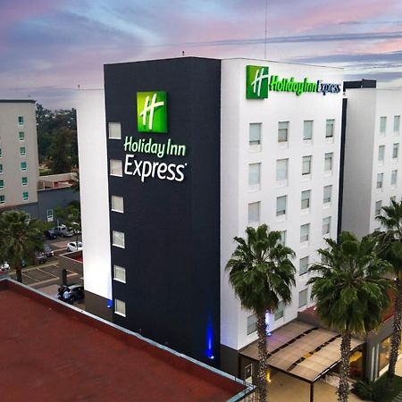 Holiday Inn Express Guadalajara Aeropuerto By Ihg Las Pintas Esterno foto