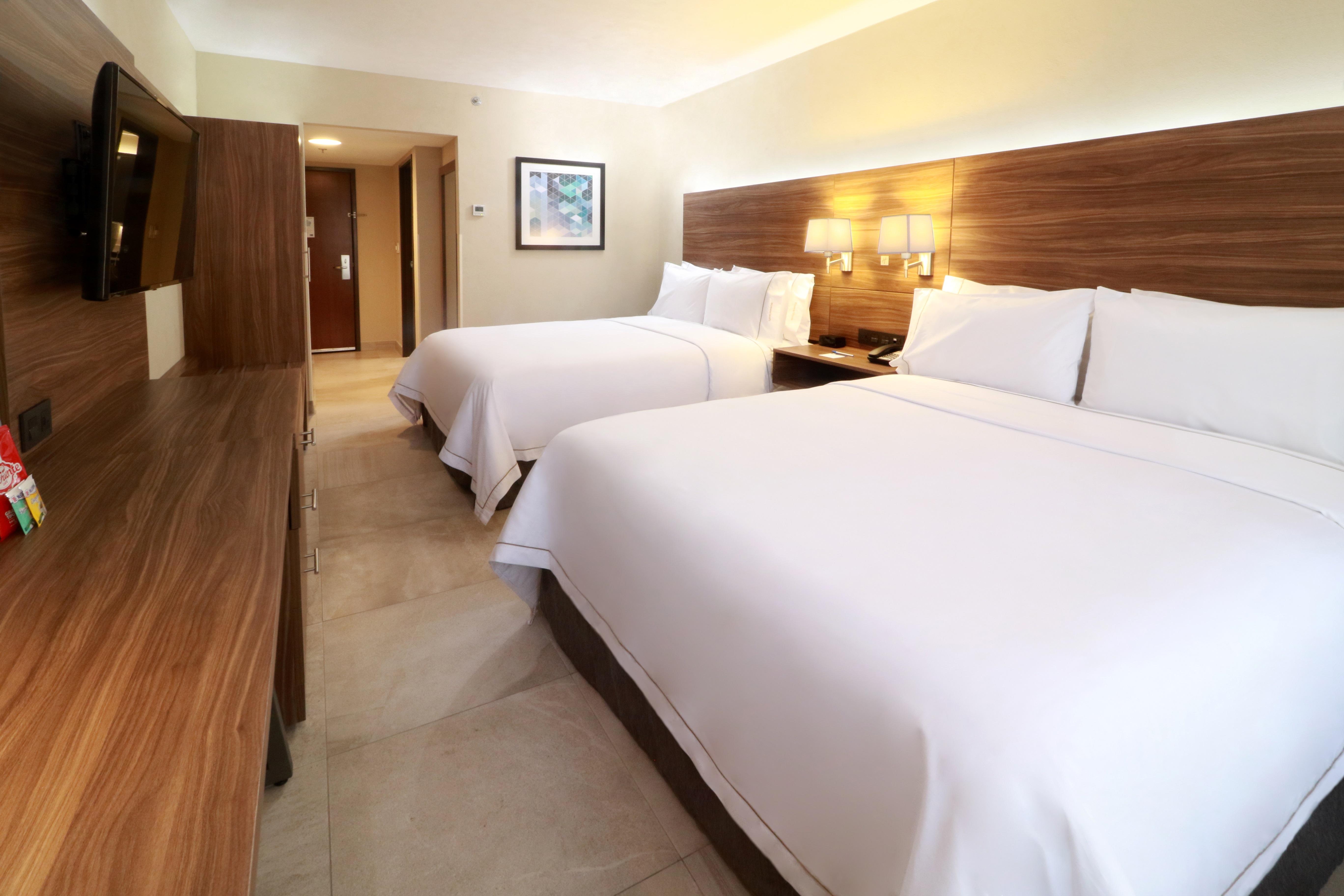 Holiday Inn Express Guadalajara Aeropuerto By Ihg Las Pintas Esterno foto