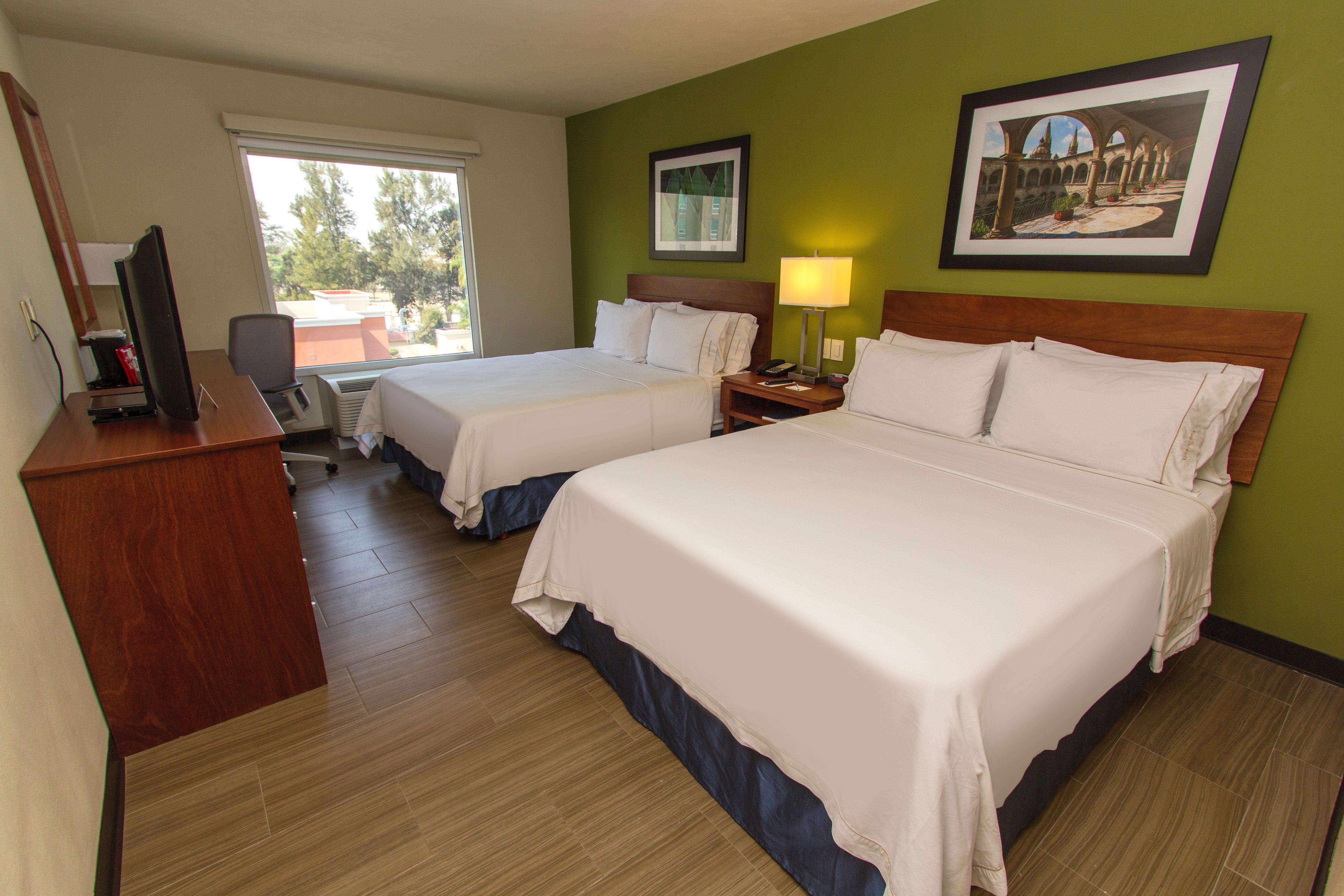 Holiday Inn Express Guadalajara Aeropuerto By Ihg Las Pintas Esterno foto