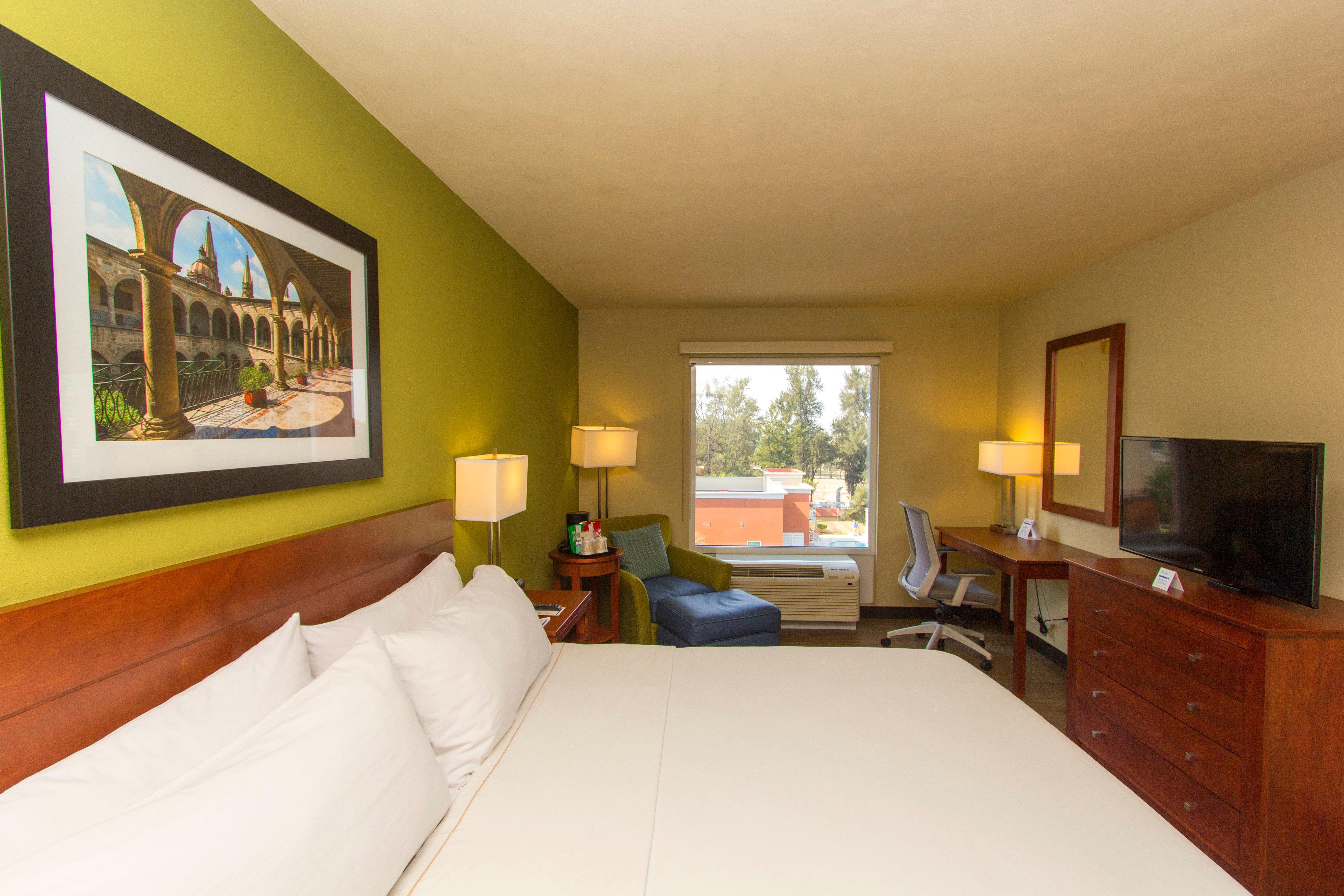 Holiday Inn Express Guadalajara Aeropuerto By Ihg Las Pintas Esterno foto
