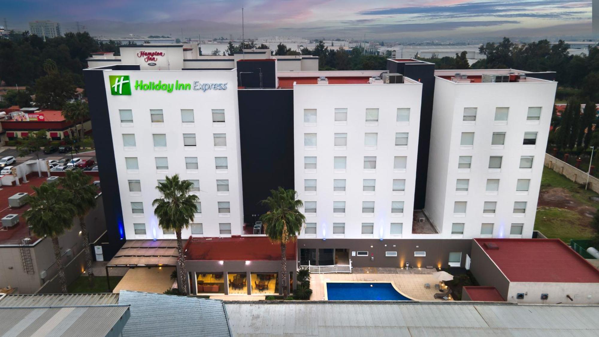 Holiday Inn Express Guadalajara Aeropuerto By Ihg Las Pintas Esterno foto